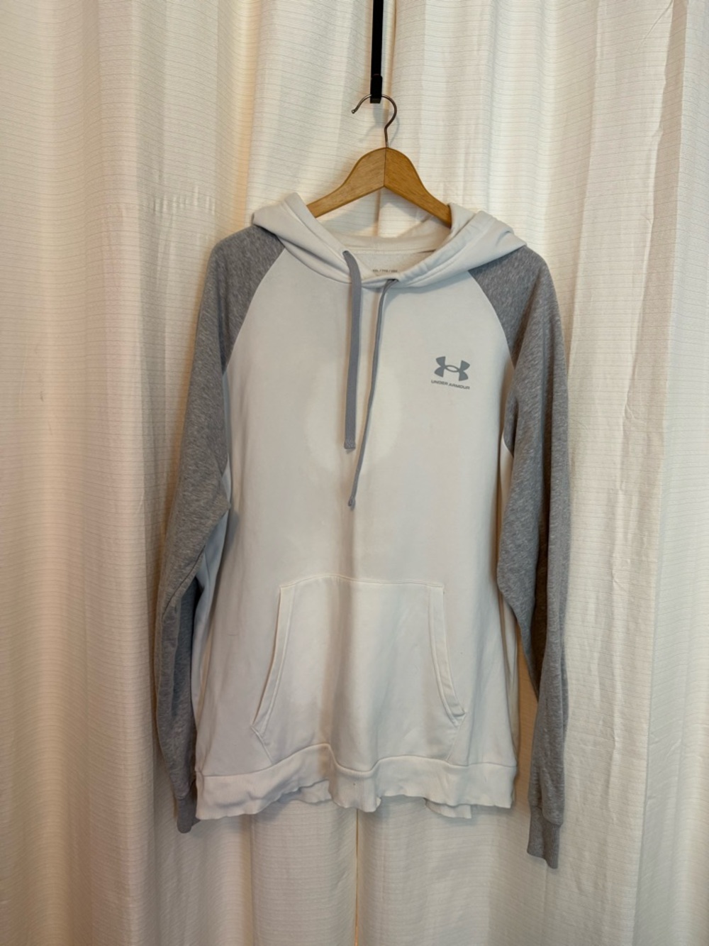 Under Armour White & Gray Hooded Sweater